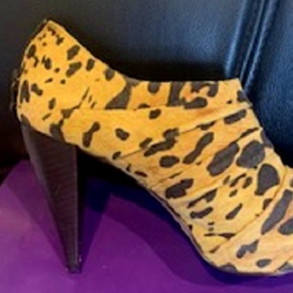Libby Edelman Leather/Suede Pleated Leopard Print Heel Peep Toe Booties Shoes 7M - Picture 3 of 6